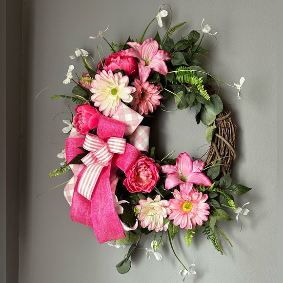 SOLD! 14” Pink Peony, Pink Paris Daisy, Pink Lily Spring Grapevine Wreath - Picture 1 of 3